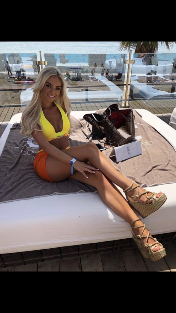 christina reilly tweet media