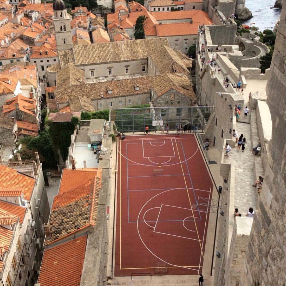 The Pop Up Flea tweet media