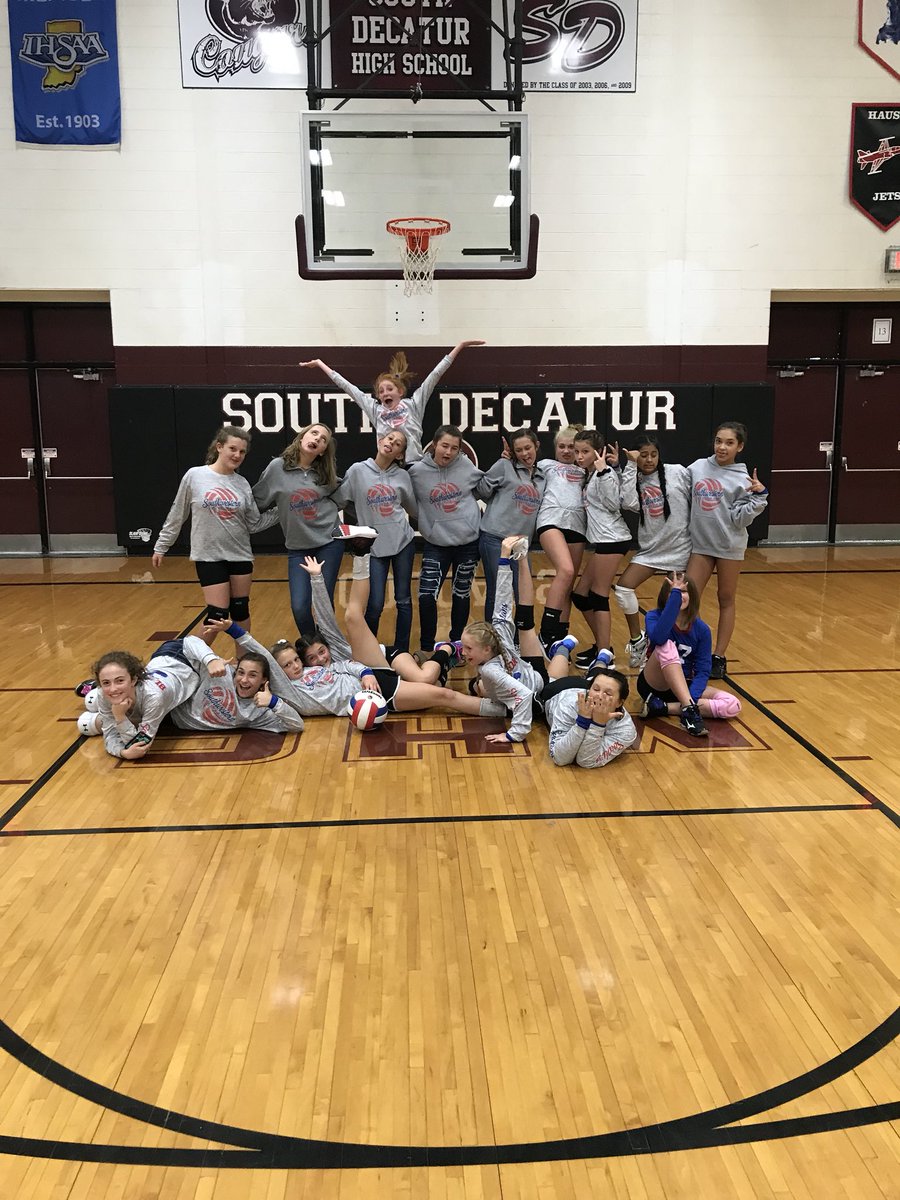 SWJHVB's tweet image. #SWJHVB #OurFuture #SpartanVolleyball Never a dull moment with these girls!
