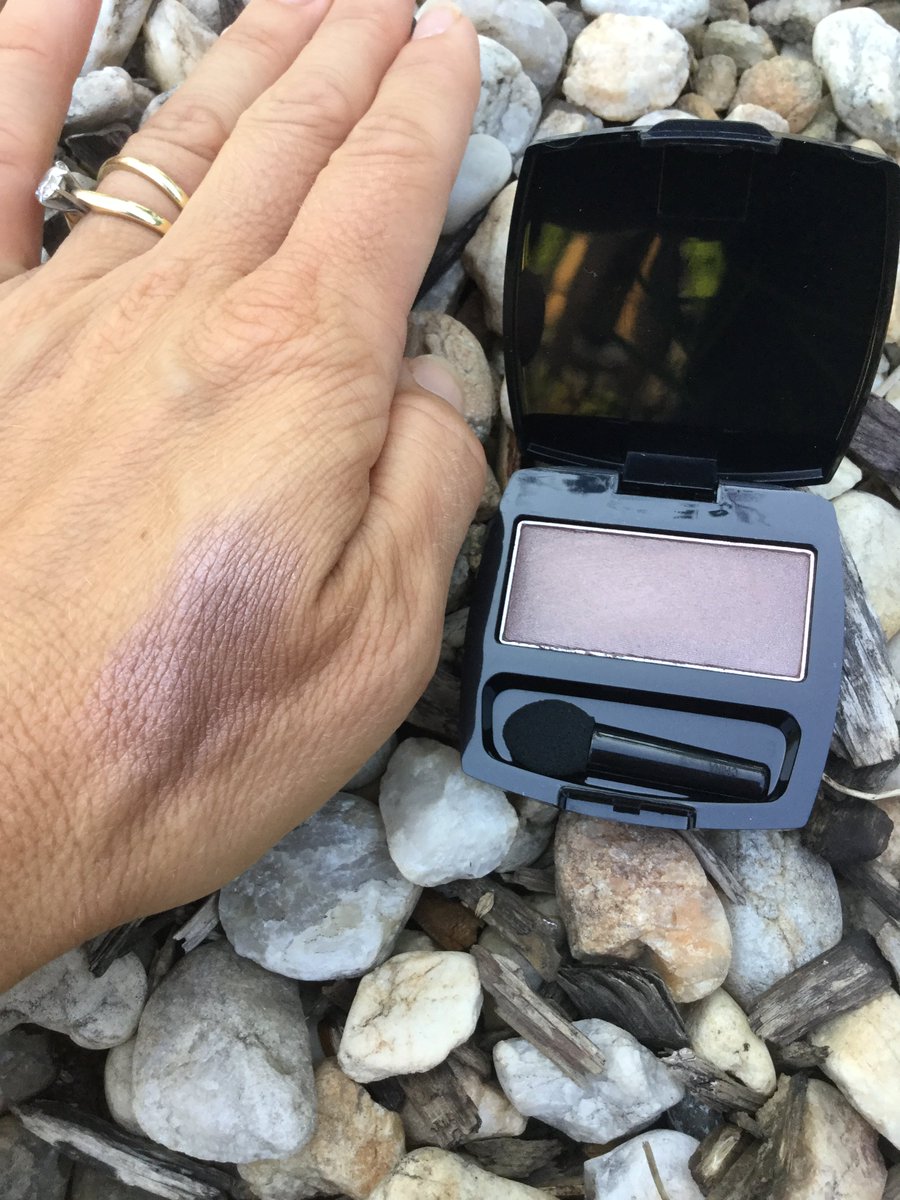 joylilacbeauty's tweet photo. True Color #eyeshadow Single in Satin Taupe - love this one!!  $2.99 get it here - https://t.co/Pm7i8CkLuw #avon #makeup #beauty #eyeshadow #glow https://t.co/eu3DOo7WUd