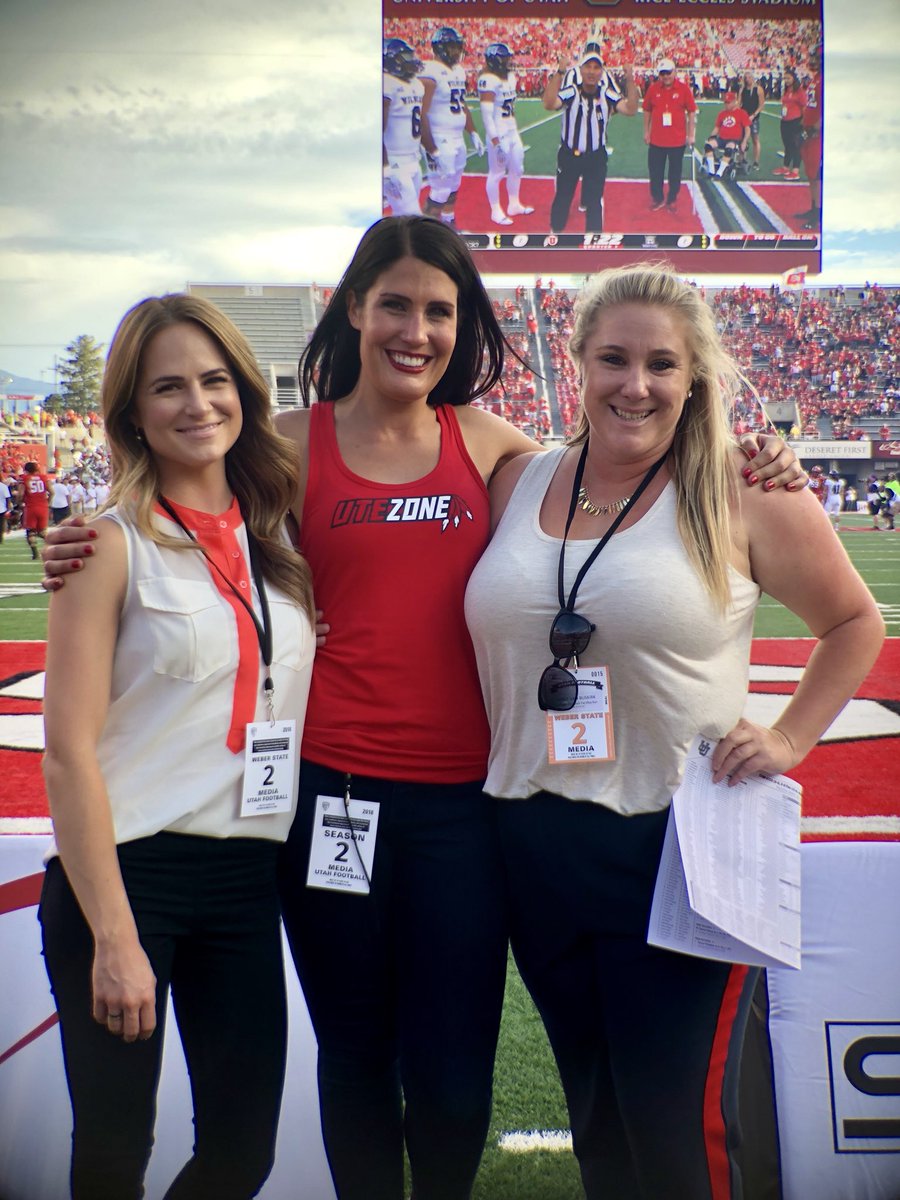 Emilnem's tweet photo. Gang, Gang. #SidelineSquad #SassGang @Bodkin247Sports @Leighla83 💋🏈👠 https://t.co/bArohWsVdj