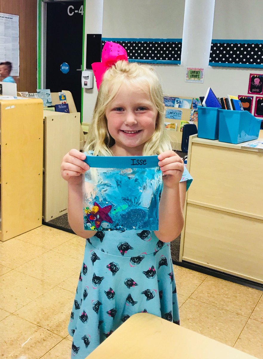 JeanaDudgeon's tweet image. We made ocean sensory bags! We explored, discovered, and expanded our sense of touch without getting messy! #SquishyFun #HappyClassrooms