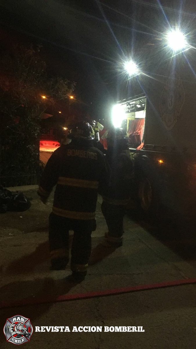 RABCHILE's tweet photo. Bomberos San Fernando 

Ahora #RAB11 se encuentra en 10-6 (Emanación de Gas) en Población Independencia, Pasaje José Gaspar Marín.

Unidades: B-3 H-1

#RAB
#REVISTAACCIONBOMBERIL
#BOMBEROSDECHILE https://t.co/5m1KBwmAC5