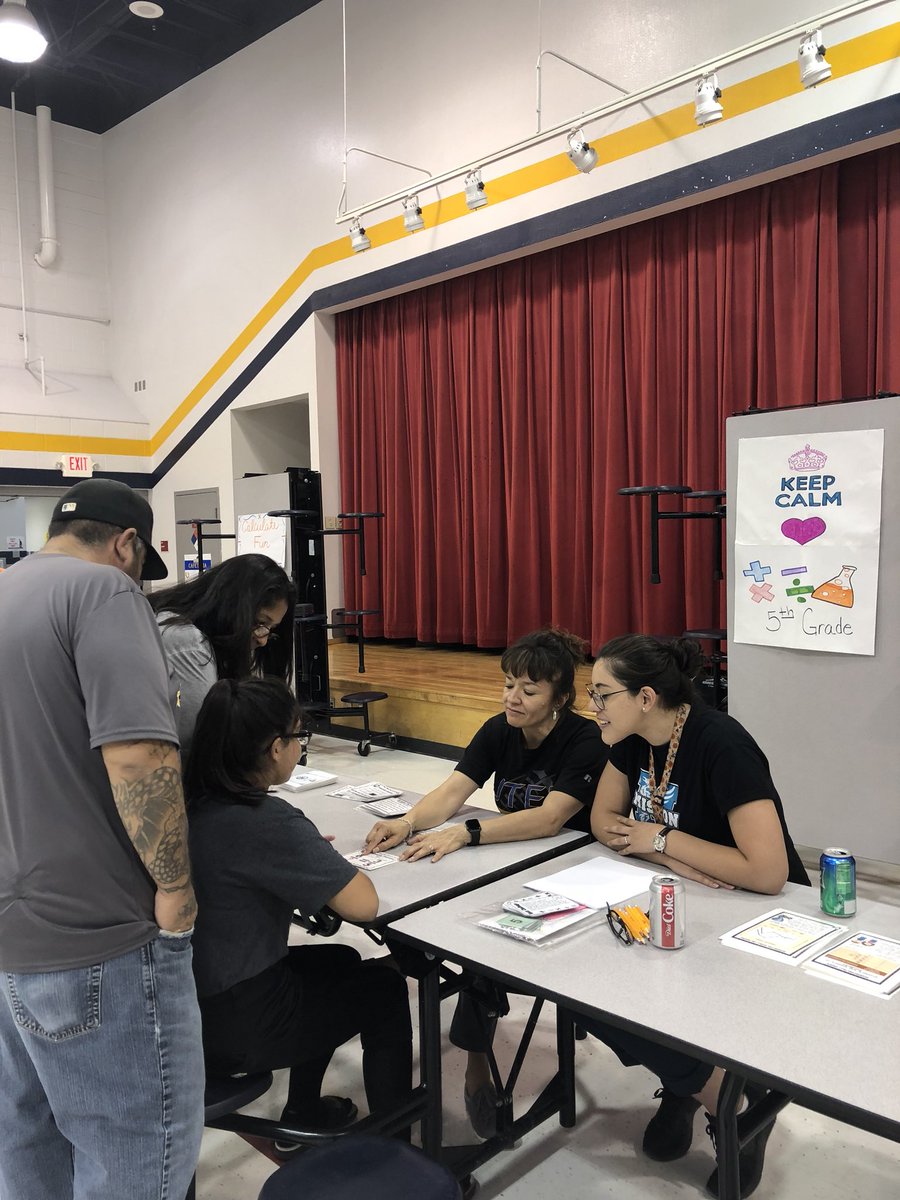 Math and science night was super cool! Parents supporting their kiddos’ education is always a high point in our career ! #lovemycareer! @DW_K8S #TEAMSISD_DW