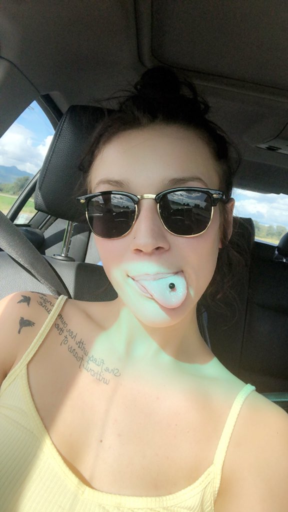 sdenayh's tweet photo. if you look into my shades you’ll see that i’m on the freeway 😎 https://t.co/tpsNaBcp2w