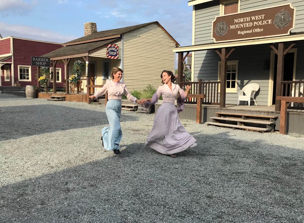 erinkrakow's tweet photo. #TBT to yesterday’s frolic down Main Street w/ @loriloughlin! https://t.co/y9Z6OqQNI5