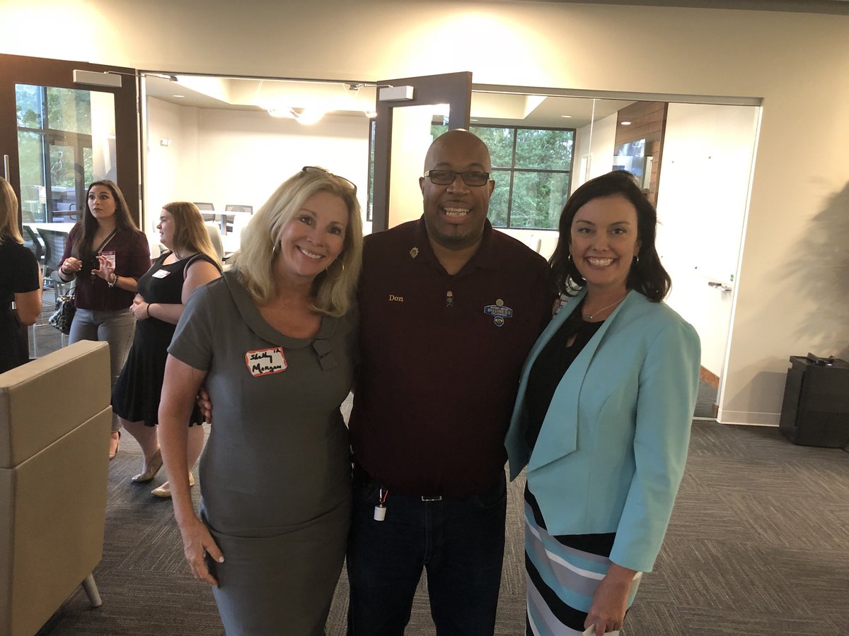 RMBFellowship's tweet photo. Had a great time with #rotarians tonight at #RotaryMeansBusiness in Jacksonville Florida District 6970 #BetheInspiration #RotaryMeansBusinessFlorida https://t.co/3EqHUso7cE