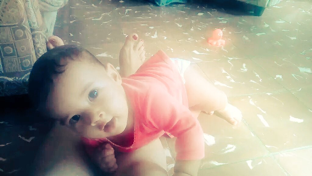 lbertico89's tweet photo. ✨😘
#misbb #amoresmios #mitatamisobrina https://t.co/p5nSZl33MH