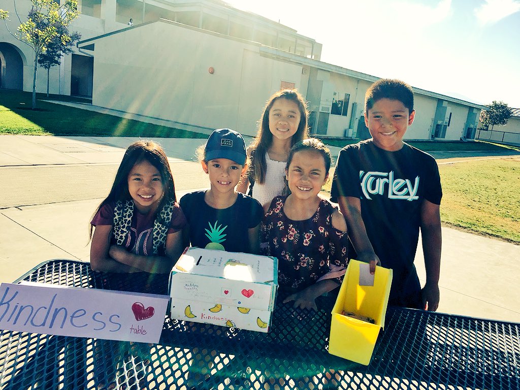 rosemaryparana1's tweet photo. The start is @CamElementary KINDNESS WALL!! π One KIND word can change a persons entire day π Roxy, SCP, has a goal to spread kindness! πππ @CVESDNews #KindnessMatters #kindnessbox #kindnesswall ππππ https://t.co/BuQ1cQtRJH