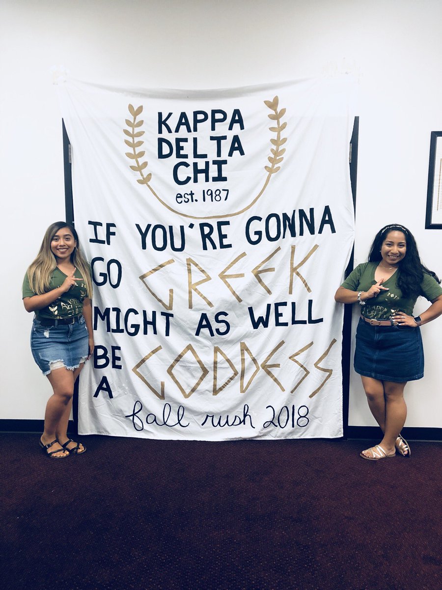 _melissam12's tweet photo. I found one of my best friends through kdchi! #itsnot4yearsitsforlife #bestie #rush2018 #kdchi #kappadeltachi https://t.co/HNz7ZAHWZn