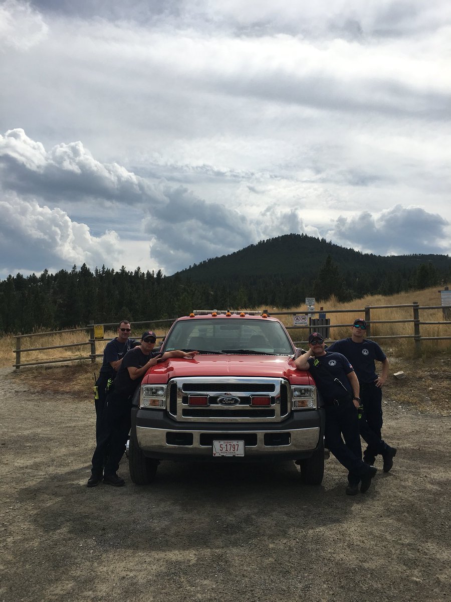 Helenafire_L448's tweet photo. Today we held a mock wildland fire in the south hills. Given the rain we have had, this could still be a real life scenario! The grass doesn’t retain moisture if it’s dead! https://t.co/LerYDyDIjr