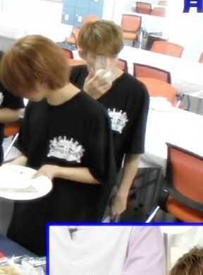 キンプリ厳選動画 En Twitter かっこいいいい ビビット おにぎりにキス してる岸くんどうしたの 笑 岸優太 平野紫耀