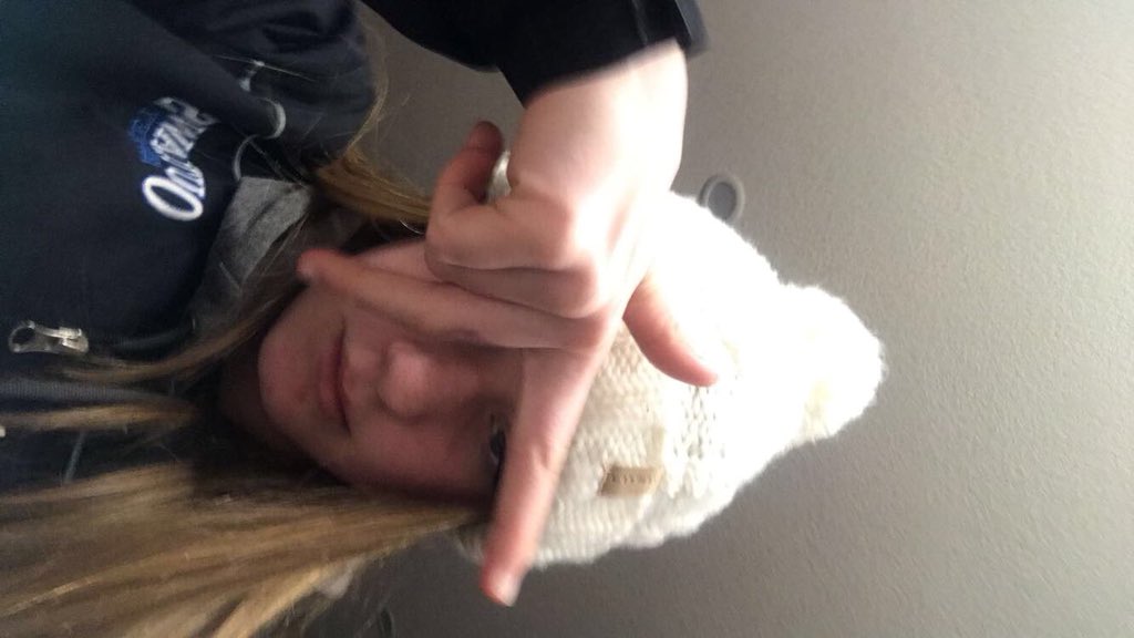 NevillsAmy's tweet photo. @emjdoom_ happy birthday Emma, hope you had the best day and you better have been on the grind today, miss youu💛💛 https://t.co/dtZkj51DOQ