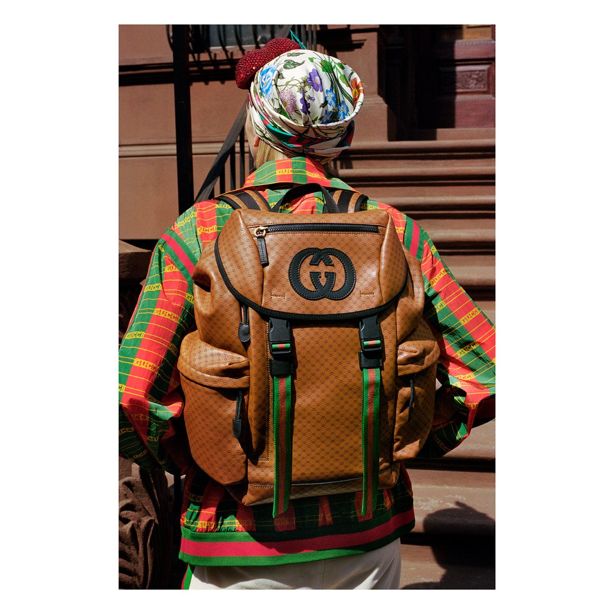 gucci_jp's tweet photo. GGパターンがプリントされたレザーバックパック。ストラップにはウェブ ストライプがあしらわれています。@dapperdanharlem と #AlessandroMichele による、グッチ〔ダッパー・ダン〕コレクション  #GucciDapperDan より。詳しくは https://t.co/9KyLu3BYK2 https://t.co/W5dUzuiboP