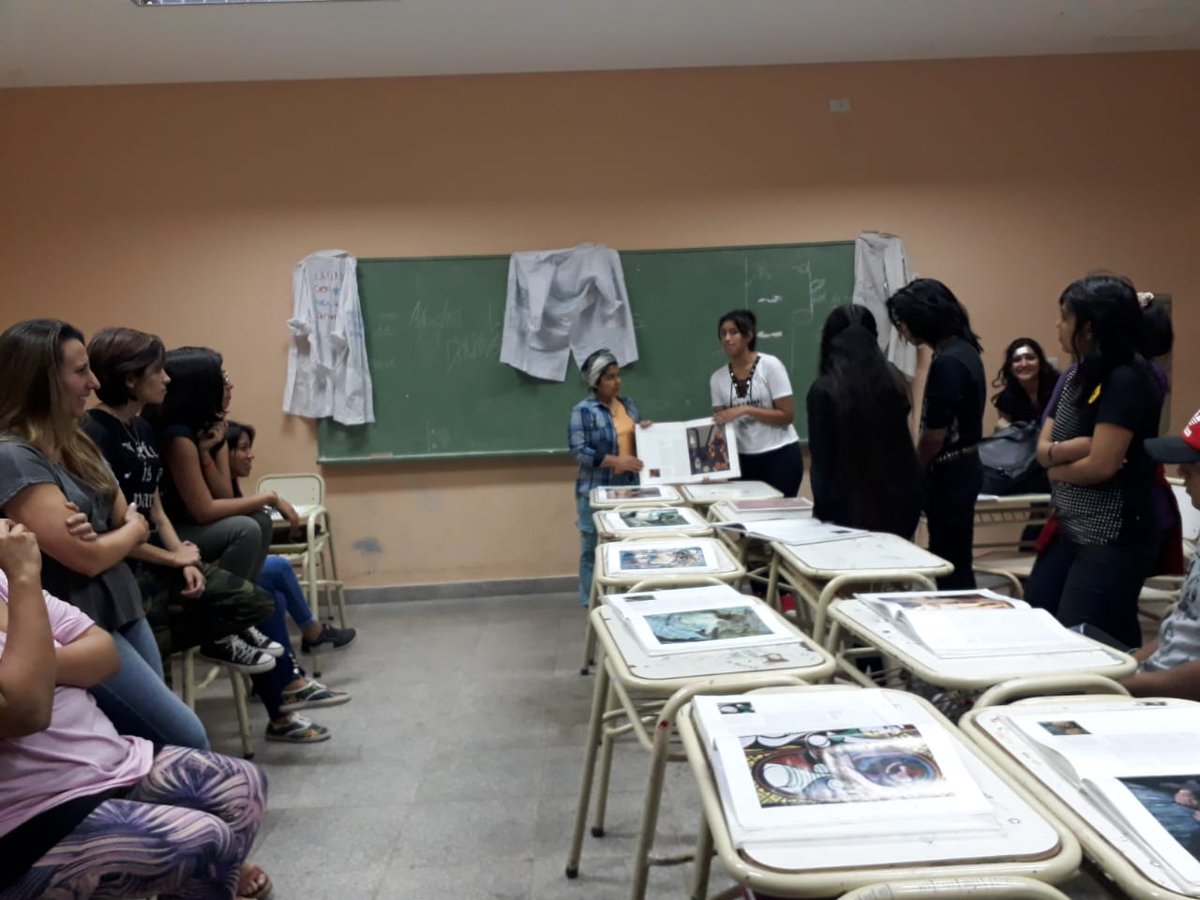 esc_6002's tweet photo. Gracias Profe FERNANDA ALVAREZ Chamale por atravesar el análisis de obras de arte con reflexión y en defensa de la educación pública!!! https://t.co/VkqGuod2dk