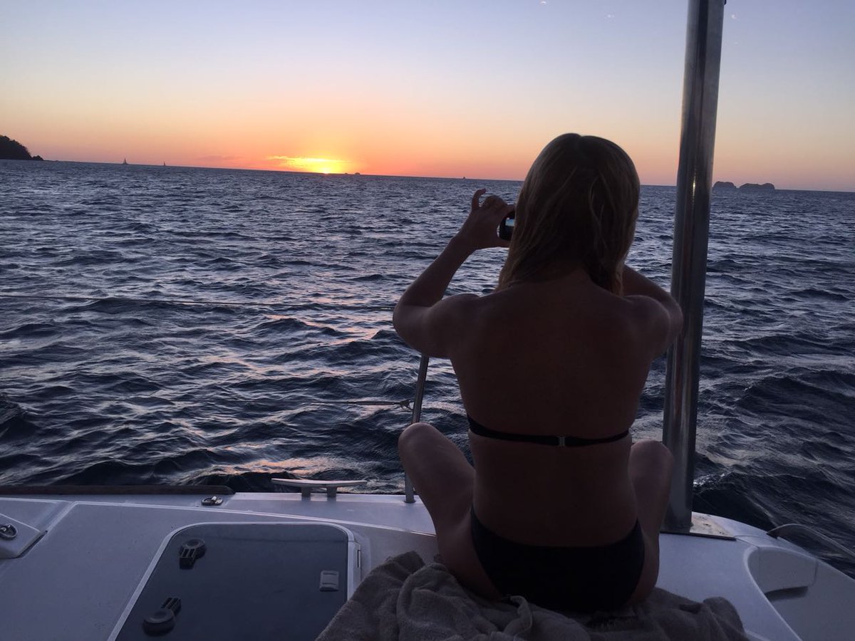 Lazy_Lizard_CR's tweet photo. Sunset Catamaran Tour ๐ is perfect for couples and families, those looking for a relaxation, comfort. #sunsetcatamaran #sunsettour #Guanacaste #costa_rica. https://t.co/8Z8uJI7NRl