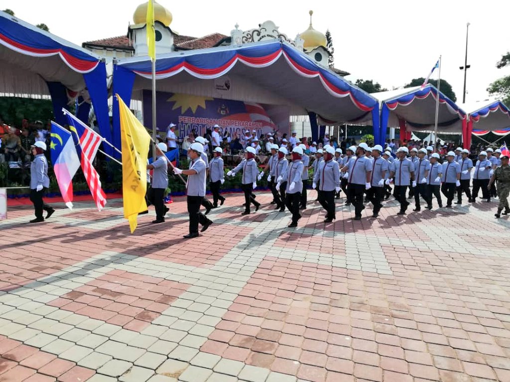 31/08/18 Perbarisan Pasukan Kontijen JKR Melaka Sempena Sambutan Hari Kemerdekaan ke-61 Tahun 2018. @ZulkiflyGhani <a href="/RoslanMdTaha/">Roslan Md Taha</a> @sofiwahab <a href="/JKRMalaysia/">JKR Malaysia</a> <a href="/RakanKKR/">RakanKKR</a> #SayangiMalaysiaku