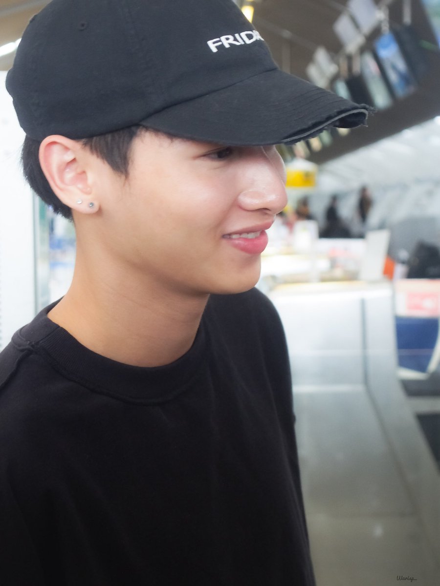 นี่เอทีพีหรือวิตามินซี ทำไมถึงดีต่อสายตาจัง 😁
<a href="/AtthaphanP/">ATTHAPHAN PHUNSAWAT</a> 
#ออฟกัน 
#กันอรรถพันธ์น่ารักกว่าที่คิด 
#Gunatthaphan 
#GunATp
