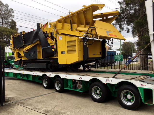 Screenmasters3's tweet image. Are you looking for a compact, hardy and productive 17 x 5 scalping screen? We can sort that our for you, the first of our new @Keestrack1 S175 K5 scalping screens arrived this week, so call us before its gone! #screens #mobilescreening #CrushingtheOpposition