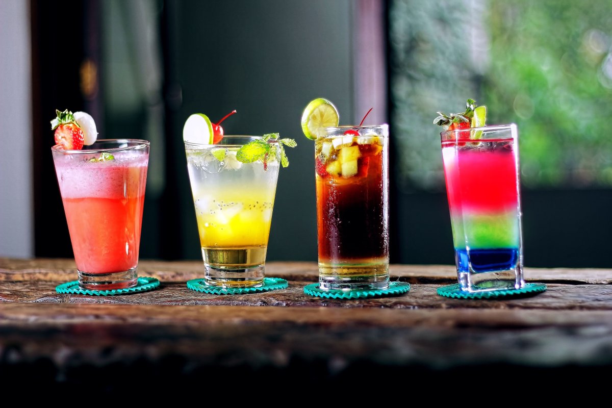 hamburg_de's tweet photo. Wer hat Lust auf gute Drinks am Wochenende? 🥃🍸🍹
Zur Eröffnung der #MARKTZEIT findet heute ab 16 Uhr das 'Good Spirits Festival' in der #Fabrik statt. Kleine Brennereien stellen ihre traditionell hergestellten Spirituosen vor. Probieren ausdrücklich erwünscht! #Prost https://t.co/hs5ykOaOvt