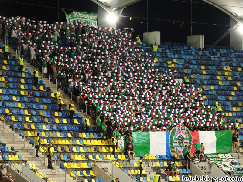 ChrBruckner's tweet photo. Europapokal! #SKRapid hat es geschafft und zieht in die Gruppenphase der Europa League ein. Blog: https://t.co/rmB3fDQIGp. Vor dem Spiel wurde die Stadt Bukarest besichtigt (Blog: https://t.co/wH7MYDMU3K) #fcsbscr https://t.co/C5lC6guXmf