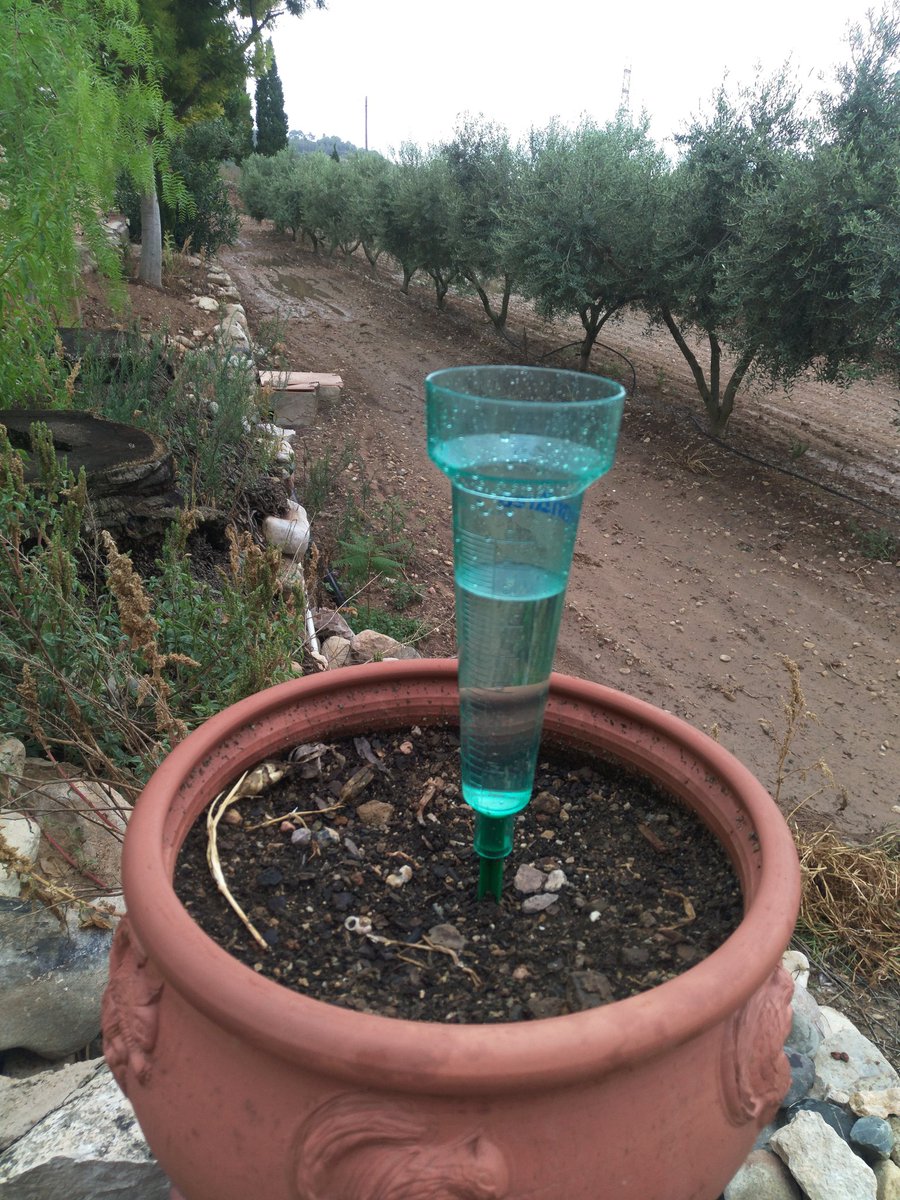 39 litros. Han caigut fort per el camí es troba en mal estat de nou