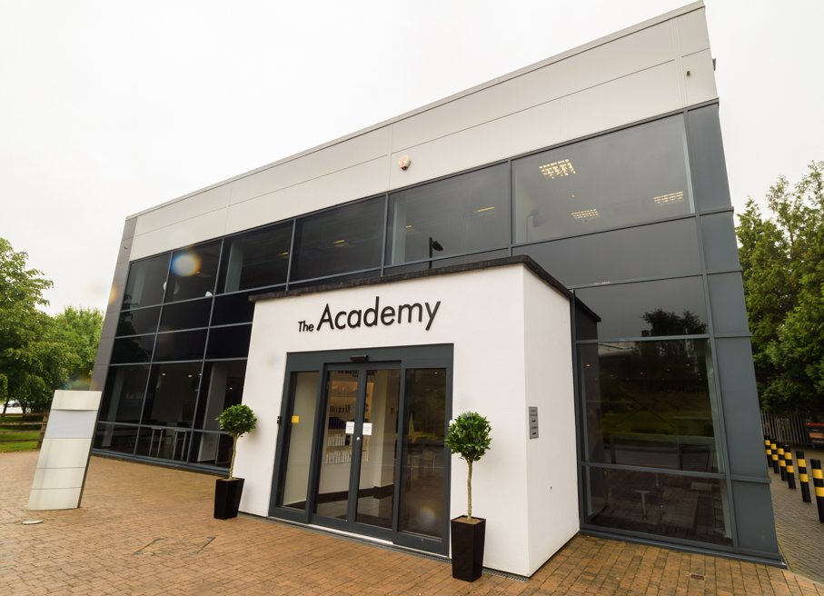 MalettiUK's tweet photo. The Academy - La Biosthetique.  Our latest blog gives an insight into how to create the perfect academy salon - functional, practical while staying true to the look and feel of a high-end, aspirational salon space. https://t.co/ufpdMDLTJV https://t.co/xD40BXIX2a