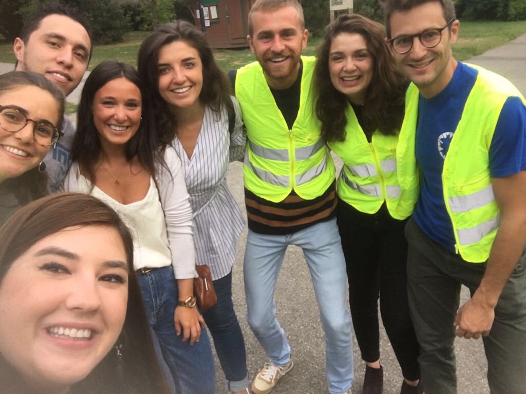 GenevaShapers's tweet photo. #GlobalShapers from all around the world discovering #Geneva through a #ScavengerHunt by the @GenevaShapers
#ShapersSummit #GenevaHubMagic https://t.co/MIJLmEOBfl