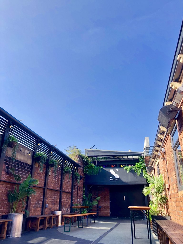 Gorgeous morning in the Yarden today. Tomorrow’s @MAP_Charity fundraiser party at <a href="/SheafStreet/">Sheaf St</a> will be a great one if the weather is even slightly like this 🌞 #YardenParty
