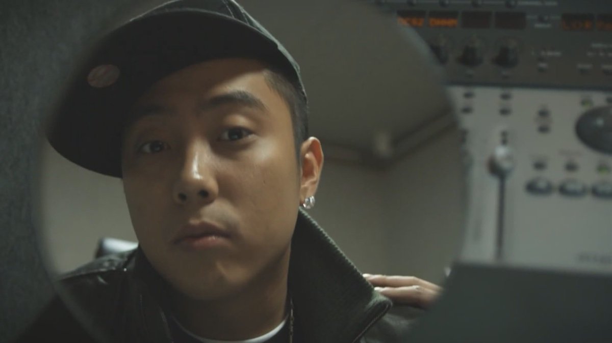 grace_jiwon's tweet photo. #EUNJIWON #뮤직비디오 #피쳐링 #특별출연 #우정 

[MV] Beautiful Lady - ICON(아이콘) [Feat. 은지원] 1080p

* ICON(아이콘) : 킵루츠 &amp; 랩퍼 에이멘(본명 이승민) 결성한 팀

1박2일 절친특집 &amp; 스친소 14회 추석특집
#은지원 with #이근수 
#Keeproots #킵루츠 

https://t.co/gpaap7vqzb https://t.co/7bIobn1A3Z