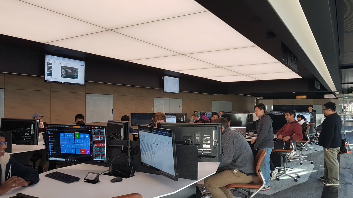 MQ_FDL's tweet image. Great to see so many young guns in  the room keen to learn #rstats #rforresearch @rforresearch @aksingh1985 @Macquarie_Uni #code #learntocode #Statistics