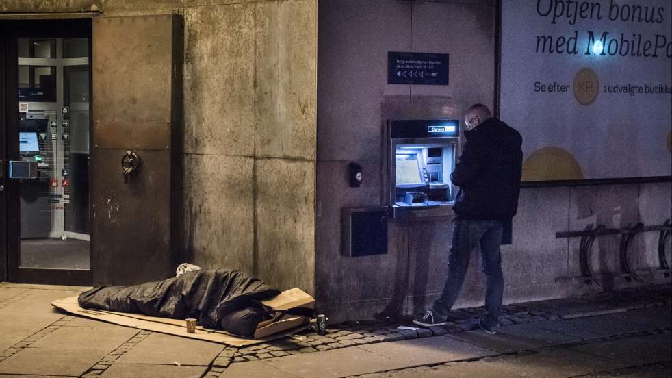 john1966olsen's tweet photo. #CHOCK 
Min pension er IKKE kommet i dag, kan ikke betaler mine regninger og kan ikke komme igennem til udbetaling Danmark :-((( 

Men det er så måske problem med udbetaling i banken.... puhhhh 

Bliver så måske ikke #hjemløs denne gang
#MongoFinans https://t.co/ScPA6VqkN4