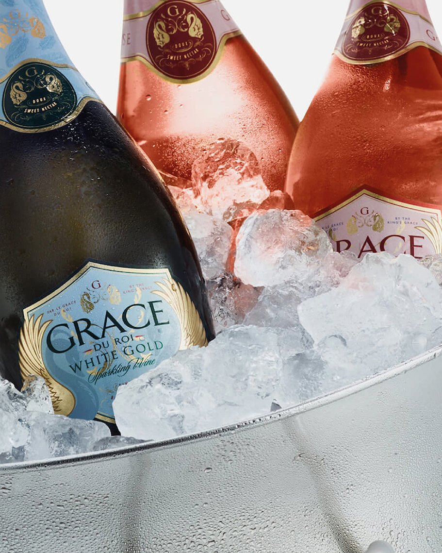 Andre24Social's tweet photo. @GraceFineWine sparkling wines offer a lively bubble, and a refreshing green apple and pear character. Hosted by @EventsandMoreCT at Meerendal, Durbanville. 27/10/18
Get your tickets through Quicket https://t.co/PEZrZMWcOt

#GraceFineWine #AStateOfGrace #EventsandMore #Meerendal https://t.co/hMRNuj6hvu