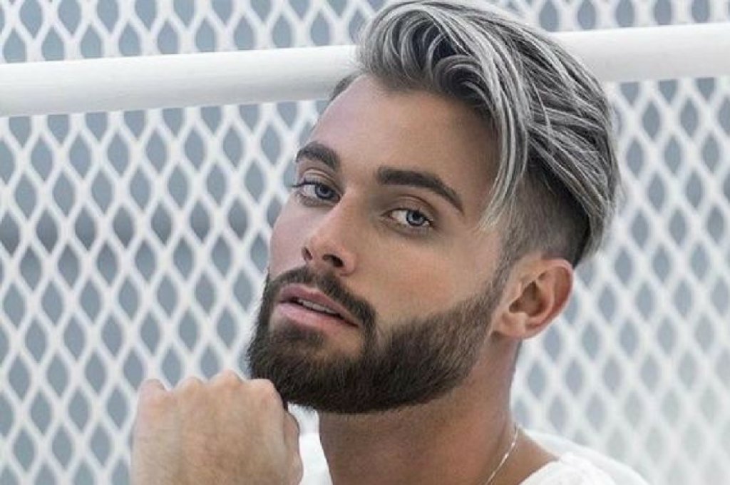 walletstyles's tweet photo. Is the Gray Hair for Men Trend Here to Stay? https://t.co/WWEy5Gkfak #manhair #grayhair https://t.co/MucrnXMqPY