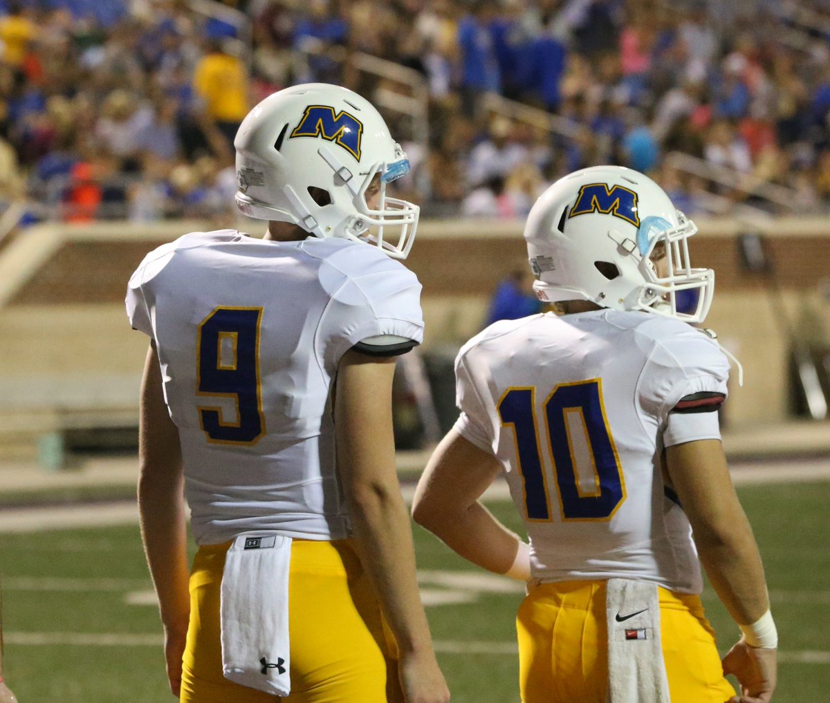 RichmondRsports's tweet photo. Madison Central graduate Zach Hardin (left) was 2-for-2 for 11 yards in Morehead State's loss to EKU on Thursday at Roy Kidd Stadium
@MCentralFB https://t.co/6mW4EYXMaO