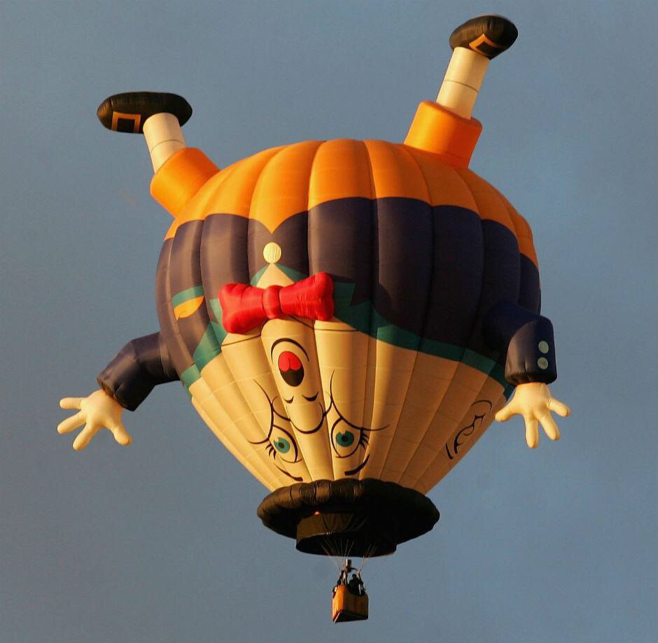 IrresisLearning's tweet image. And now there’s a balloon of Boris!