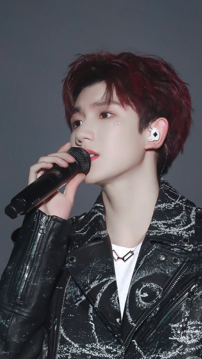 Vicky__Gq's tweet photo. #王源 #Wangyuan #RoyWang #ROY6 #  so handsome. https://t.co/siBIPzIiEg