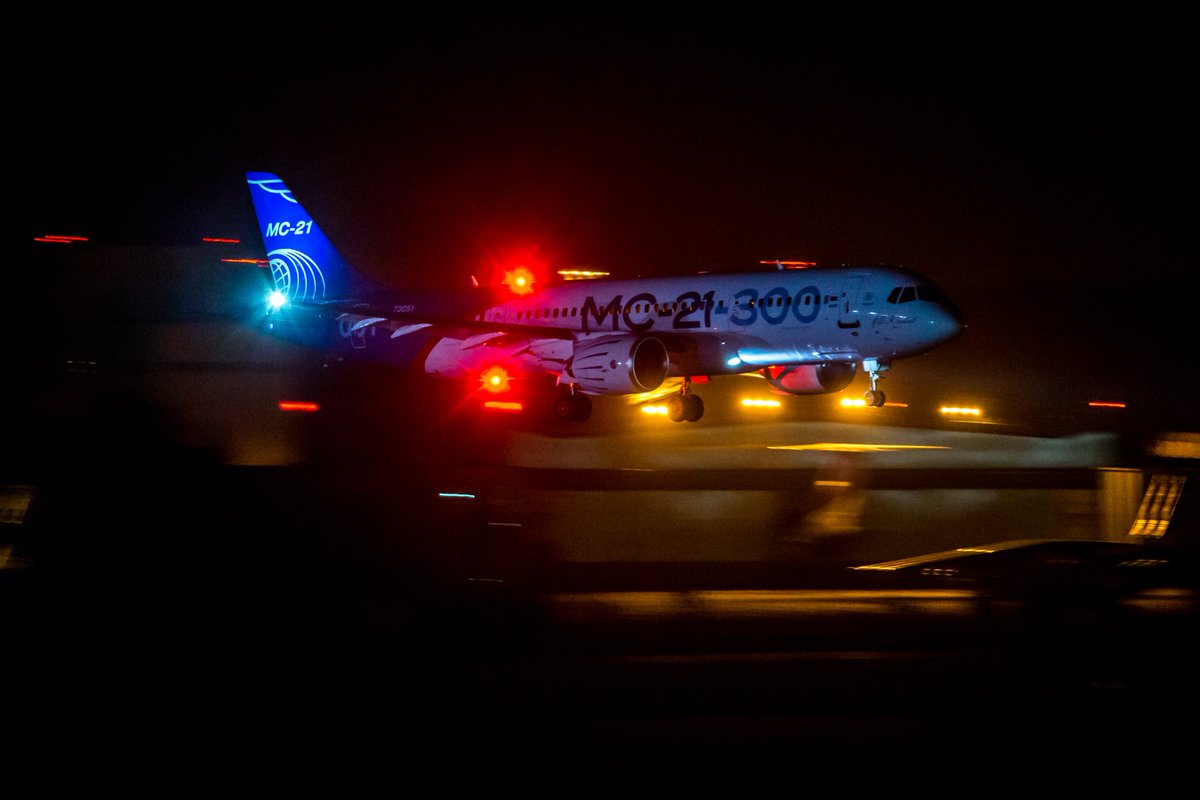#MC21-300 test aircraft has performed a maiden night landing, while undergoing flight tests at the airfield of Flight Test Institute named after M.M. Gromov on Aug 31. 
Source: #Irkut <a href="/UAC_Russia/">United Aircraft Corp</a>