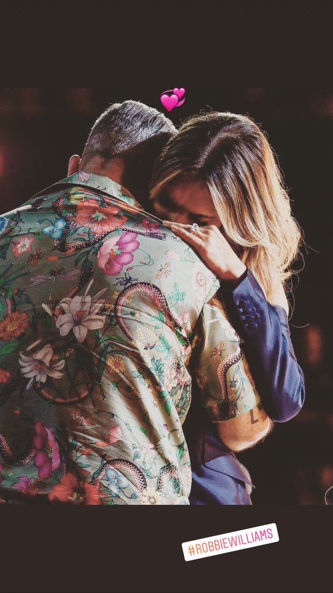 ryda_forever's tweet photo. #RobbieWilliams #aydawilliams #XFactor https://t.co/BOeI1npku0