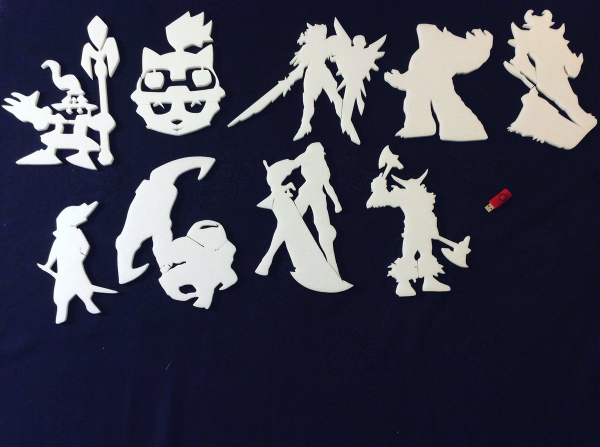 Imprimantes3D's tweet image. [Live Tweet MiniCut2d+] Série deco #LeagueOfLegends

Il faut entre 8 à 12 minutes à la @MiniCut2d pour couper chacun de ces personnages qui font entre 20cm et 30cm de haut... Et le tout en silence 😎

#maker #cncfab @elcp72 @LoL_France #gamer #geek