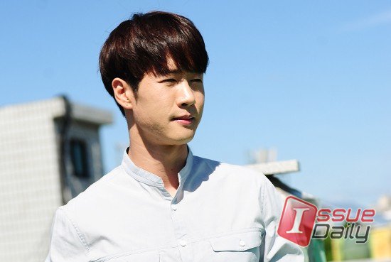 [이슈인터뷰]류기산 "'내 아이디는 강남미인' 드라마 첫 필모 의미깊다"
issuedaily.com/news/news_view…

#류기산 #내아이디는강남미인 #구태영