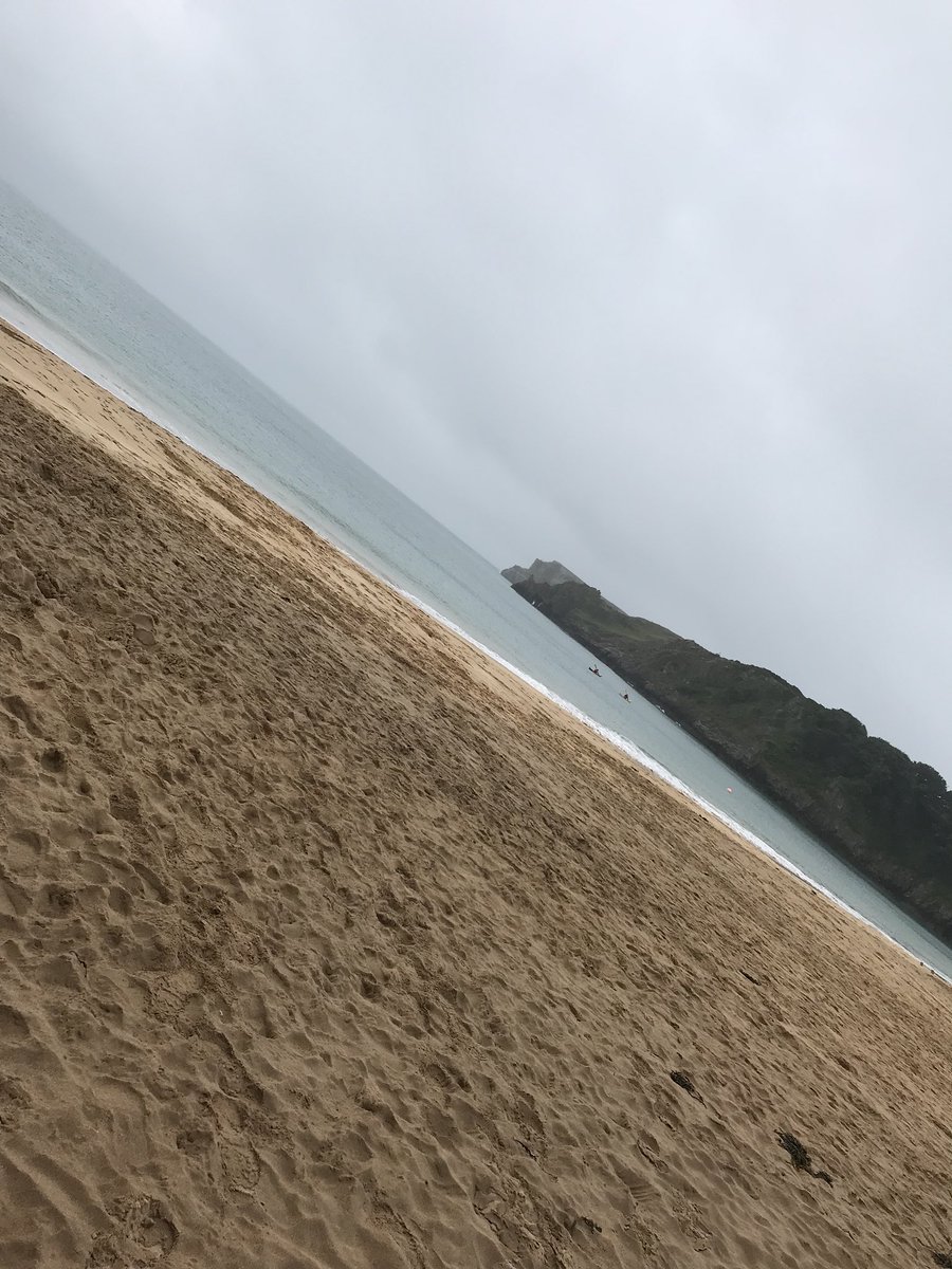 JoshBraveheart's tweet photo. Barafundle Bay on of Wales most iconic beaches can be found in Pembrokeshire and they run a keep clean scheme in which everyone going on to the beach should pick at least one peace of rubbish up #kbahistoriclandmark https://t.co/3R9JqsR8LG