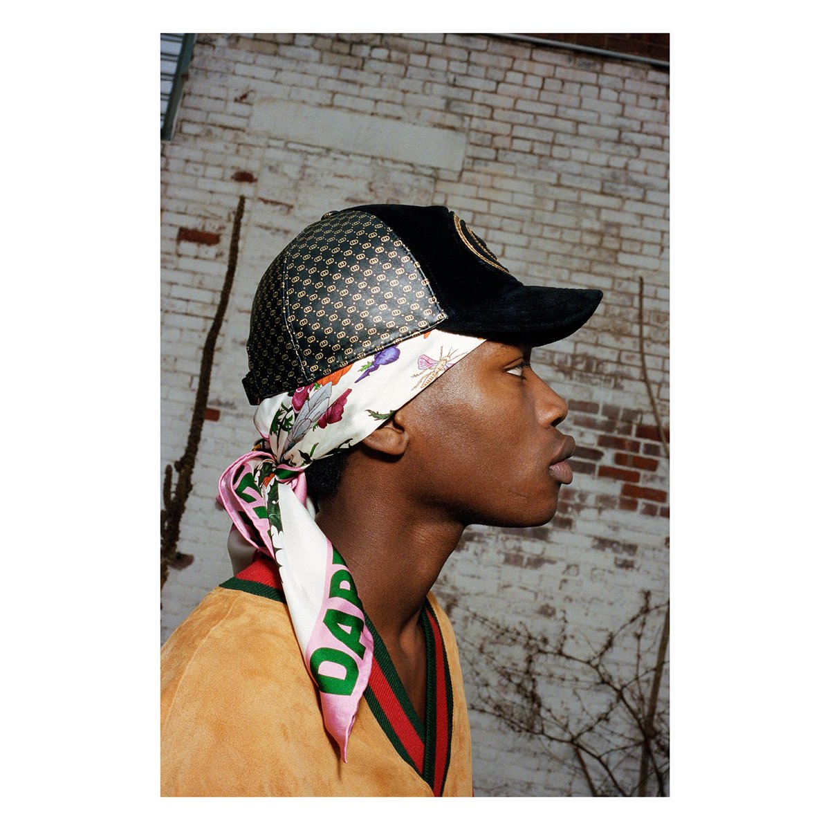 BIG MOGです！ GUCCI シルクスカーフ 《Circusサーカス GUCCI グッチ シルク100% サーカス ピエロ 総柄 スカーフ マルチカラー