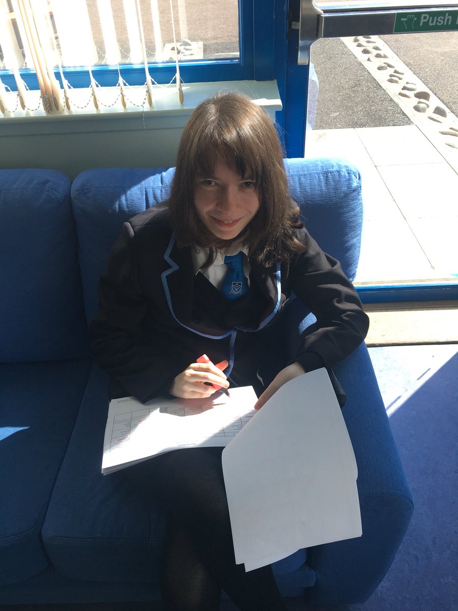 mhs_asn's tweet image. Chloe is an S5 pupil who is thinking about jobs in the future... she fancies being a secretary so Mrs Wainwright set her some task 🤓🤗 #admintasks #MrsWainwrightspersonalassistant @MonifiethHigh