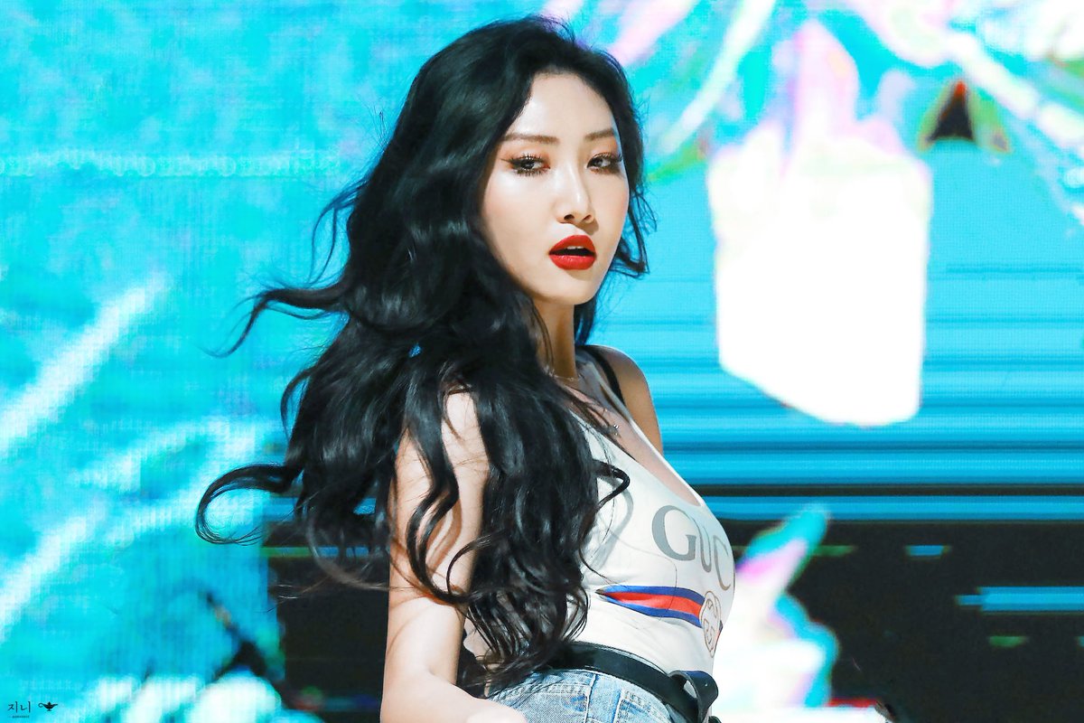 180819 4season s/s 솔라
180728 강남 팬사인회 문별
180511 서경대 축제 휘인, 화사

사진정리 기념 업로드

#마마무 #솔라 #문별 #휘인 #화사