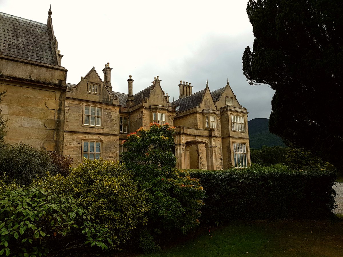 tnrover's tweet photo. @MuckrossHouse #Killarney #Ireland is stunningly elegant. Built in 1843. Queen Victoria visited in 1851. 11, 000 acres of gorgeous grounds and #flowers. #travel #tourism https://t.co/RzPyjaZwsy