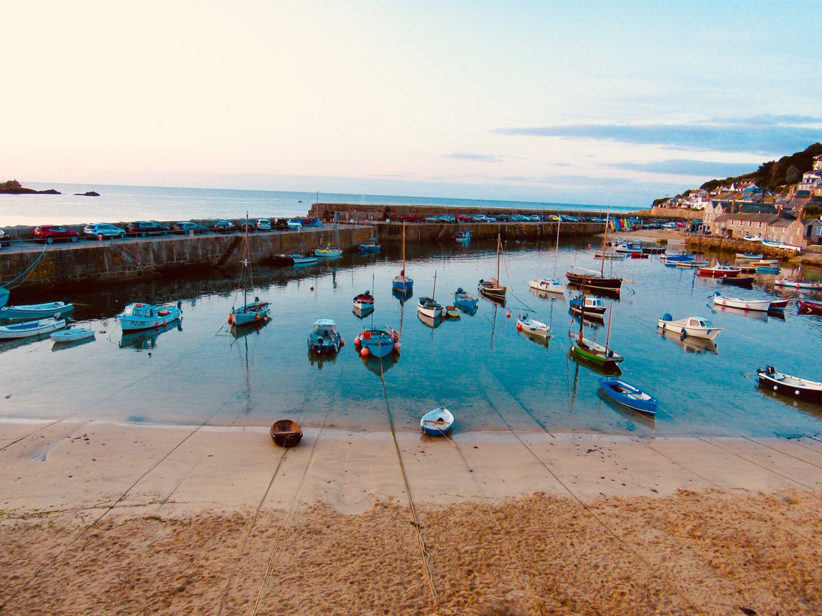 edandfortywinks's tweet photo. New blog post about our trip to Mousehole in Cornwall.
https://t.co/FiD9XrJkY7
#mousehole #cornwall #theshipinnmousehole #staustellbrewery #jessiesdairy #holefoodsdeli #2forestreet #polgoon #theoldcoastguard #kernow #cornishbeer #cornishale #cornishfood #love_cornwall #british https://t.co/YrpNLMA27e