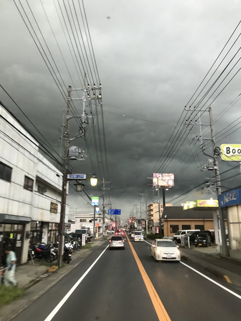 サタン鈴木 Hell Dump Di Twitter 現在守谷市走行中 ゲリラ豪雨がごいすー でもこんな降ってても守谷のスタジオozは屋根があるから濡れずに練習できるからとってもすごいよね