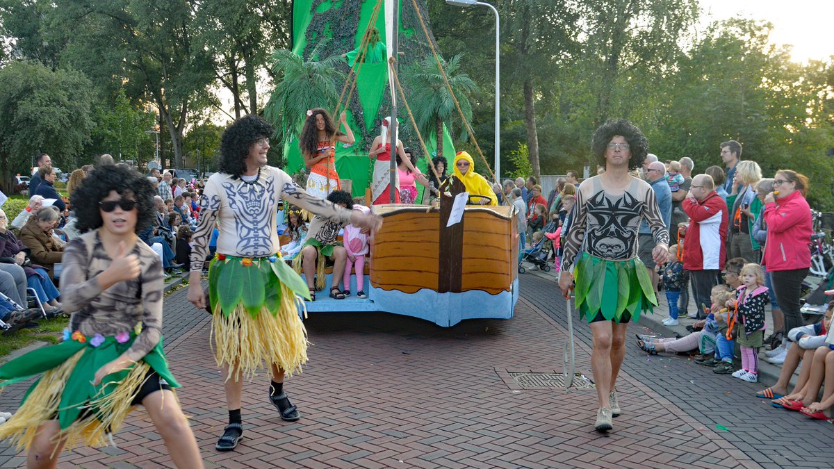 6e DMD afgerond met de traditionele Optocht - rtvmeppel.nl/6e-dmd-afgeron…
