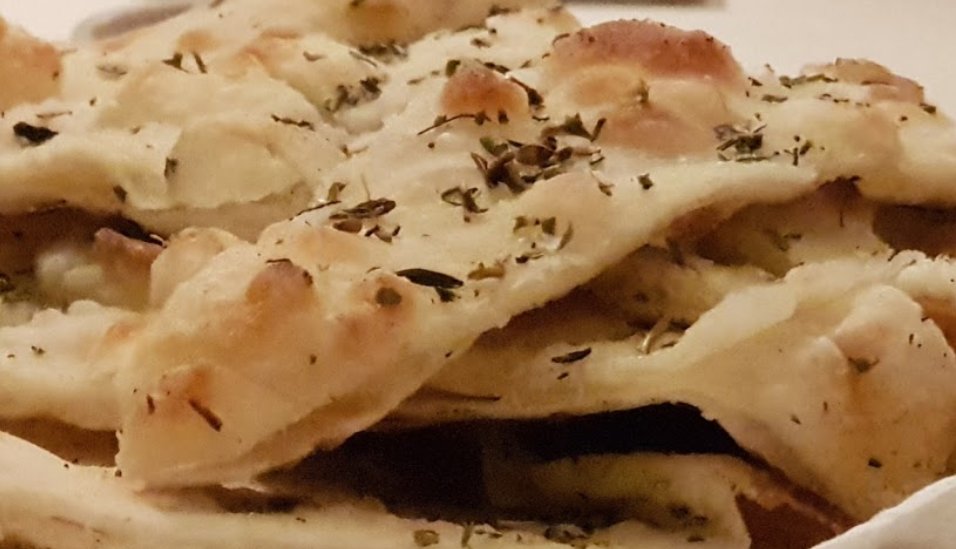 Simple but traditional!! And a great winelist #Pomodoro #Pizza #Pasta #Vino